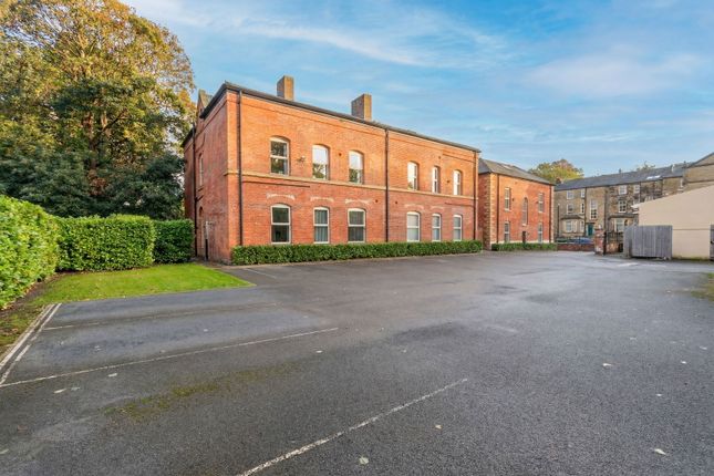2-bed flat on 180,Flat 2, Chapeltown Road, Leeds, £200,000
