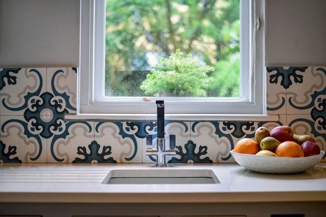106 Bolingbroke Grove, London photo 4