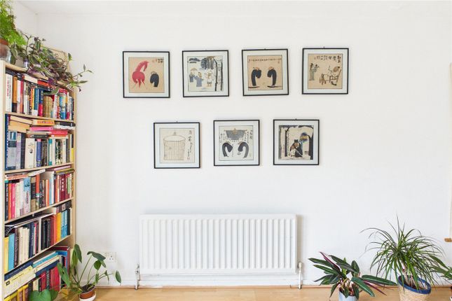 31, Campbell Close, London photo 4