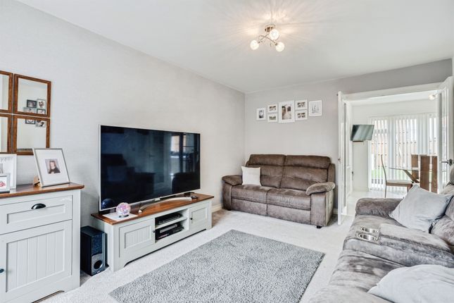 34, Forage Way, Wakefield photo 4