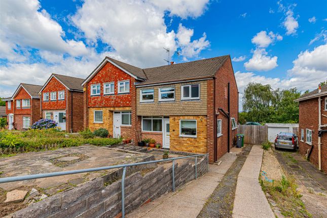 Carisbrooke Road 84-9.Jpg