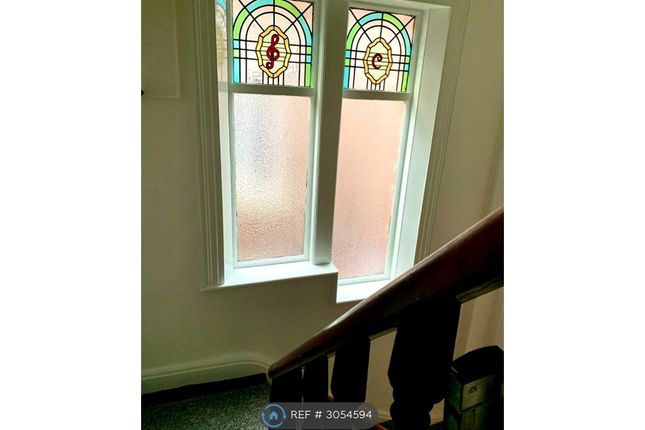 Flat, Kremlin Drive, Liverpool photo 4