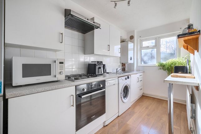 72, Eyston Drive, Weybridge photo 2
