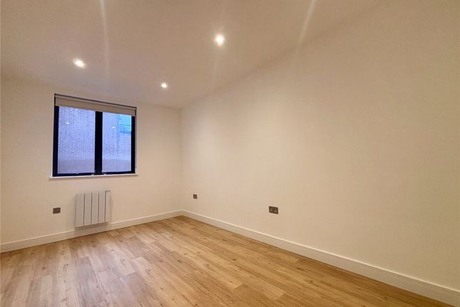 41 Hillside Place, 117, Farnborough Road, Surrey photo 4