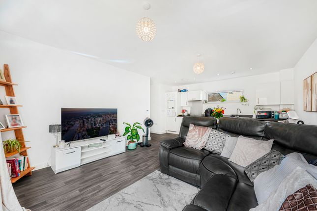 3 Harvest Lane, Harlow photo 4