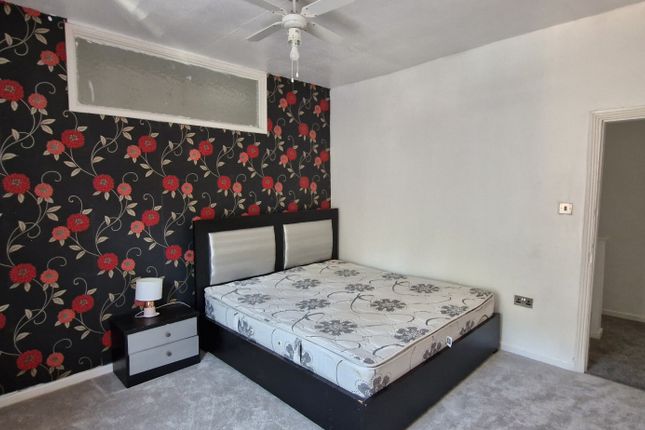 16, Castle Street, Bolton photo 2