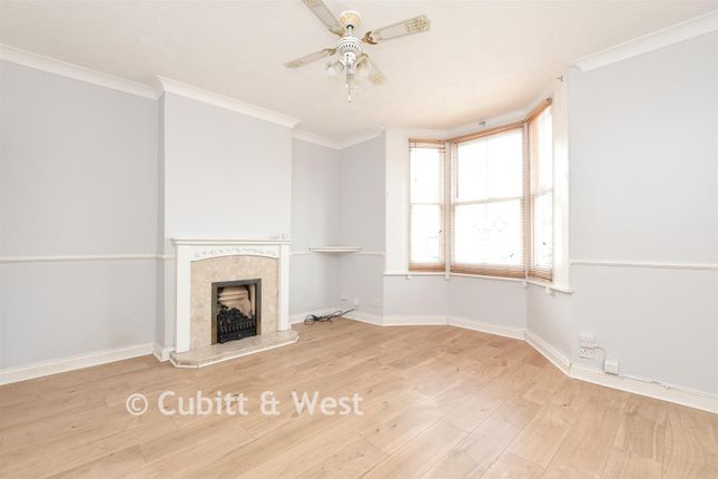 14, Glovers Road, Reigate photo 2