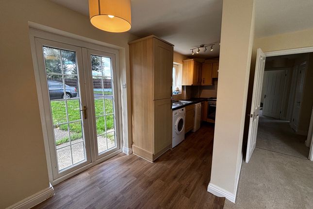 11, Douglas Gardens, BERKHAMSTED photo 4