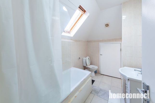 4a Broadway Market Fencepiece Road, Ilford photo 5