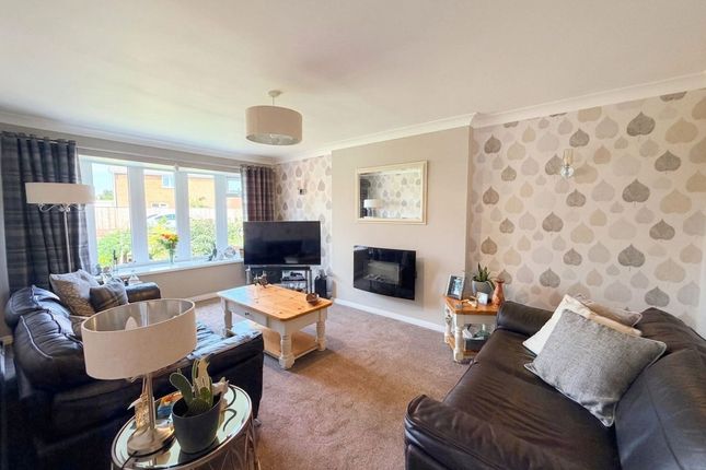 2 Shelley Close, Scarborough photo 4