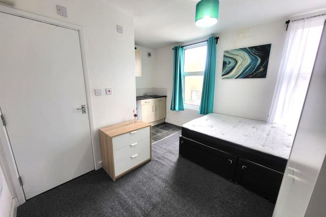 Flat 3, 33 Victoria Road, Wolverhampton photo 2