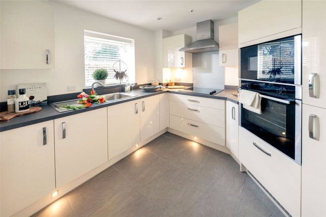 2-bed house on Apartment 10 Albert Court, Henley-On-Thames, £349,995