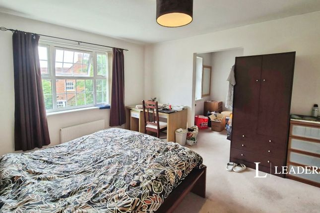 Room 5, 8, Stocking Way, Stocking Way photo 2