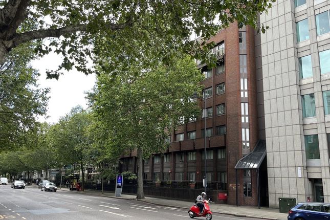 2-bed flat on 33 Savoy Court, Cromwell Road, London, £635,000