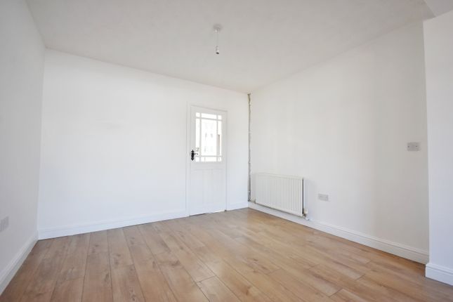 22, Knightsbridge Avenue, Bedworth photo 4