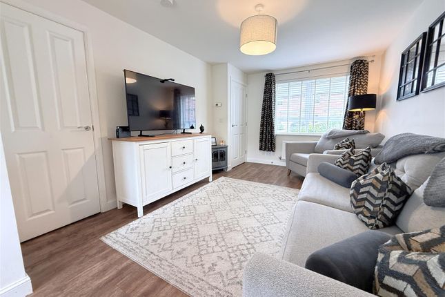 25, Squires Grove, Bingham photo 2