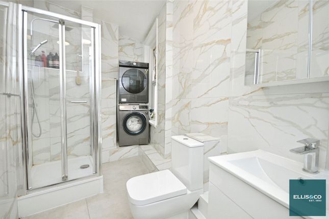 8A,, Hendon Lane, Finchley photo 4
