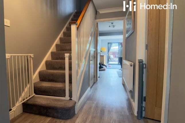 37, Castlewood Road, Horsham photo 2