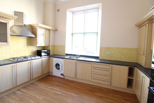 11 Edward House, Royal Earlswood Park, Redhill photo 5