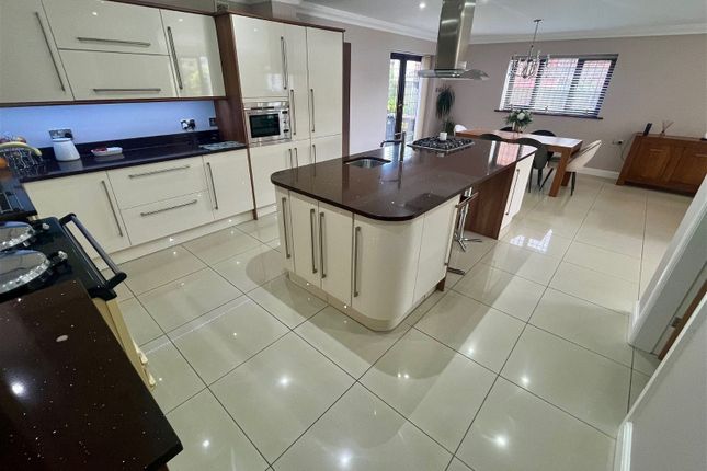 Thumbnail Detached house for sale in Melling Lane, Maghull, Liverpool