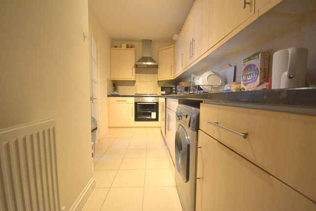 1, Meadow Close, Raynes Park photo 4