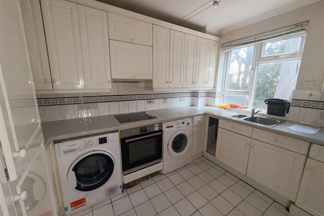 4 The Highlands, Abbotts Road, Barnet photo 5