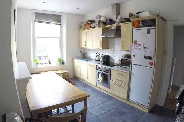 Maisonette to rent in Upper Street, Islington