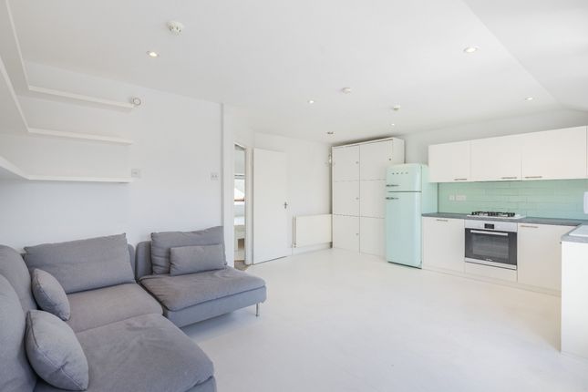 Flat E, 57b Fulham High Street, London photo 4