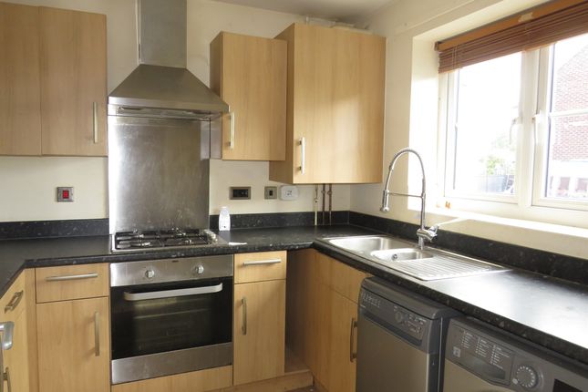 31, Kingfisher Close, Wellingborough photo 5