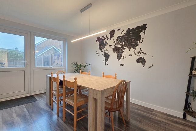 13a New Road, Sandhurst, Berkshire photo 4