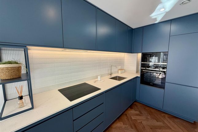 Flat 66, The Delamarre, London photo 3