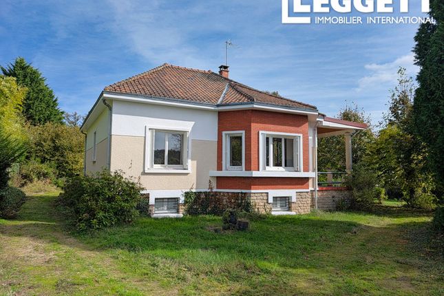 Thumbnail Villa for sale in Saint-Sulpice-Les-Feuilles, Haute-Vienne, Nouvelle-Aquitaine