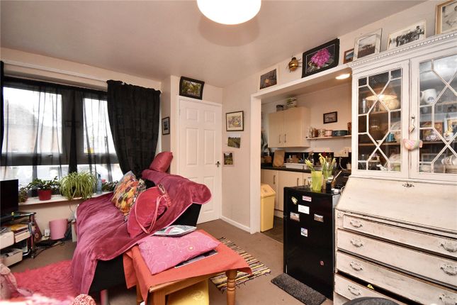 31, Richmond Avenue, Oldham photo 4