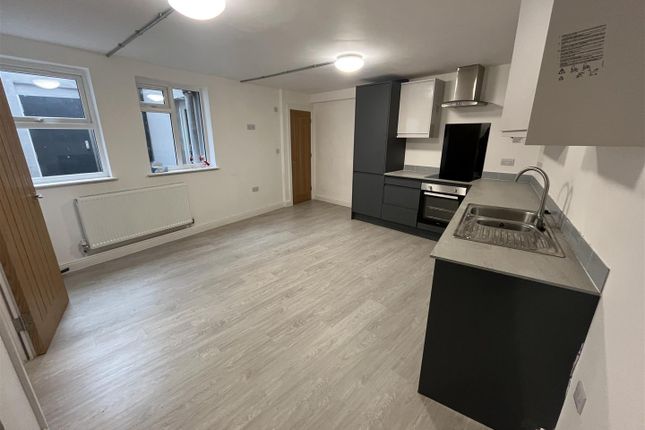 Flat 4, Dragon House, St. Austell photo 3