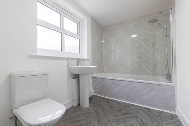 9 Newburn Avenue, Durham photo 4