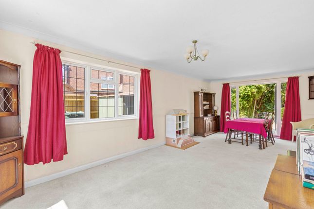 77 Coppice Farm Road, High Wycombe photo 4