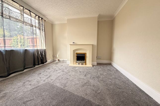 213, Sutton-in-Ashfield photo 4