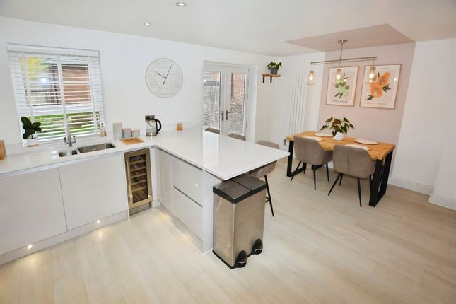 7, Cape Honey Way, Worksop photo 2