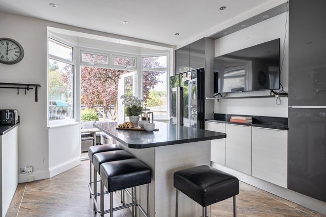 24, Rickman Hill, Coulsdon photo 2