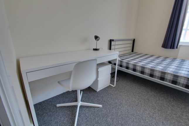 Room to rent in London Road, Leicester