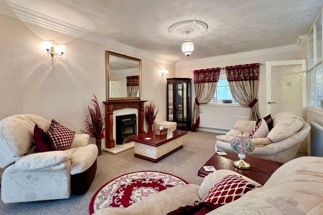 9, Ash Grove, Scunthorpe photo 2