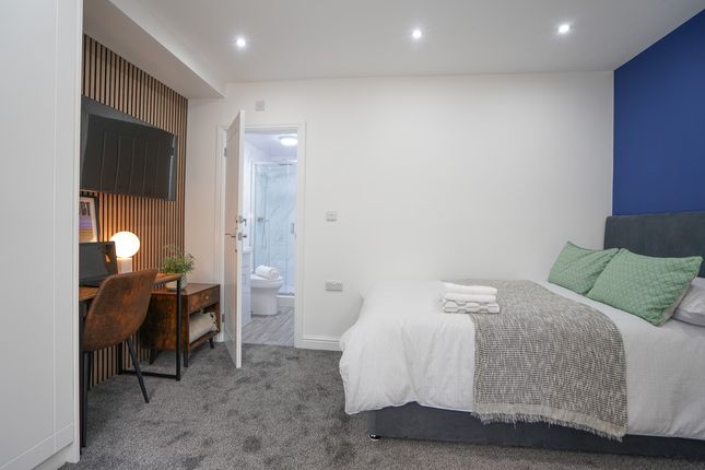 Room 7, 160, Charter Avenue, Coventry photo 5