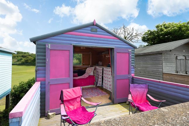 Beach Hut 28, West Beach, Whitstable photo 4