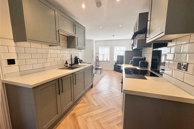 Flat 2, 2A,, Westminster Avenue, Nottingham photo 3
