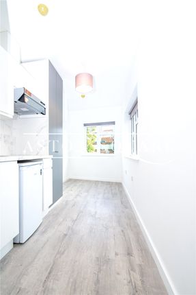 Studio house on Studio 3, 14a, Bell Lane, London, £875/mo