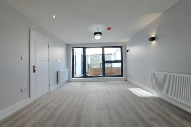 1a Western Road, Romford photo 3