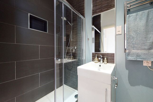 Apt 17, Q One Residence, Wade Lane Wade Lane, Leeds photo 5