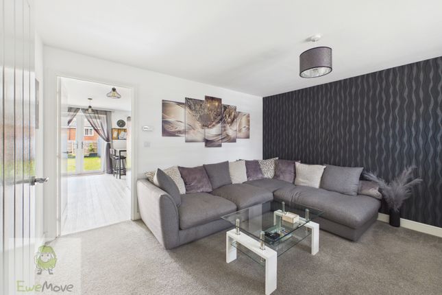 81, Thomas Aveling Road Hoo, Rochester photo 4