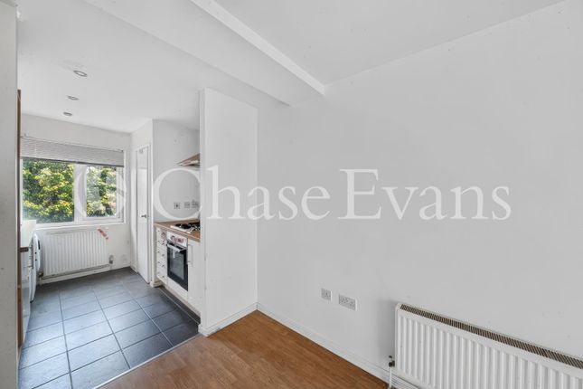 Flat 3, 28, All Saints Apartments, Poplar photo 4