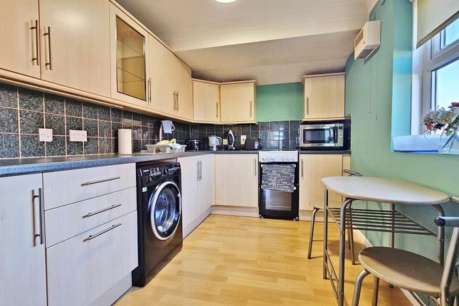 14, Havencroft Court, North Street, Walton-on-the-Naze photo 2